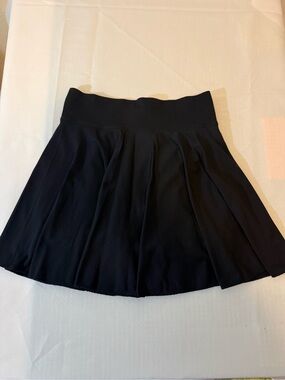 OQQ Girls Black Pleated Skort with Wide Waistband Sz M